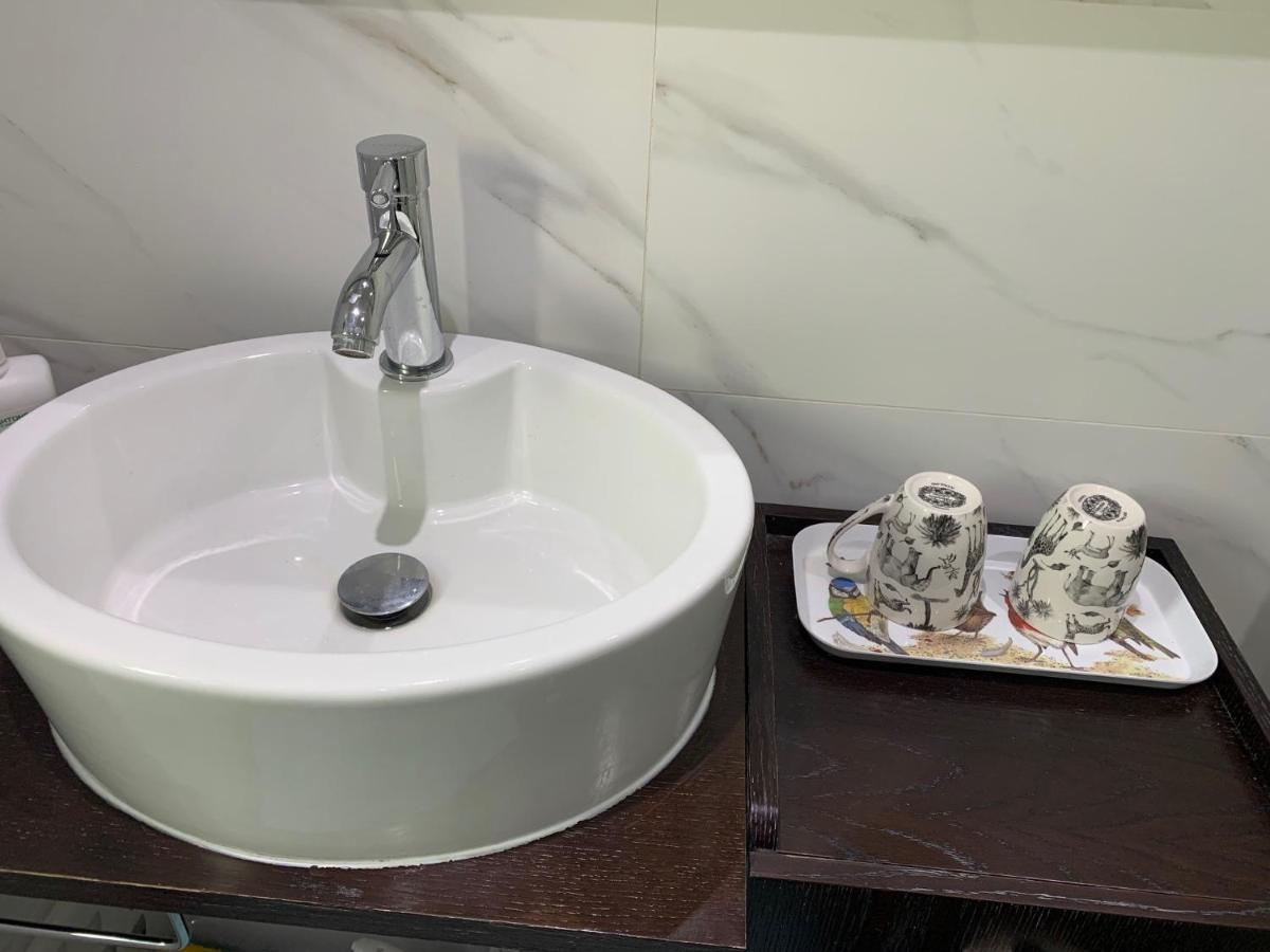 Baoyan Bed & Breakfast London Ngoại thất bức ảnh